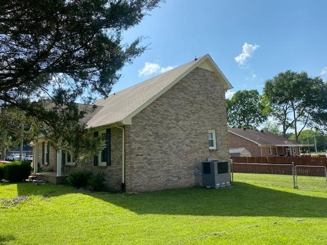 301 Marys Oak Dr, Clarksville, TN 37042 - photo 4