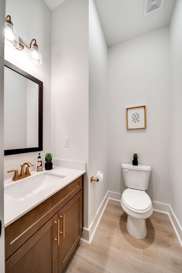 5762 Willoughby Way, Murfreesboro, TN 37129 - bathroom featuring vanity and wood finished floors