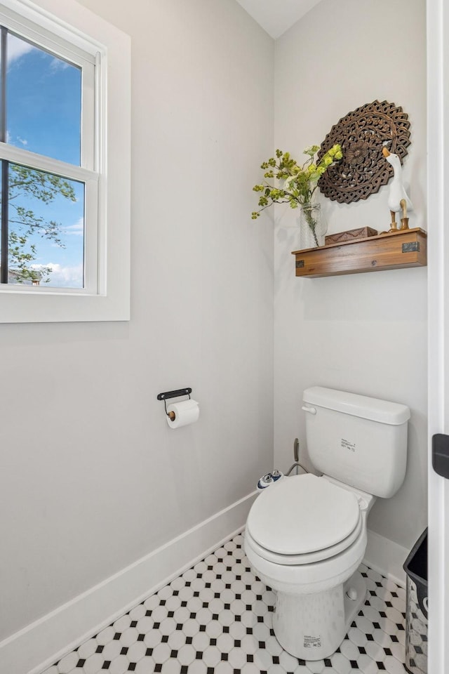 4080 Coles Ferry Pike, Lebanon, TN 37087 - bathroom with baseboards