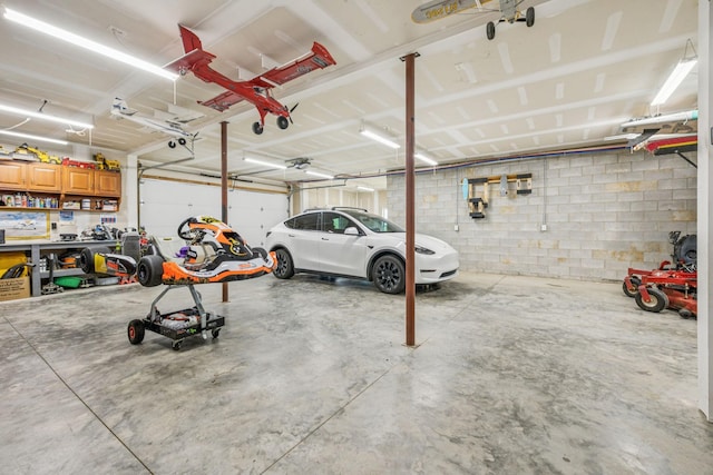 4080 Coles Ferry Pike, Lebanon, TN 37087 - garage featuring concrete block wall
