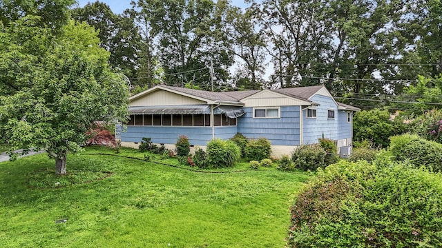 3841 Rollingwood Dr, Chattanooga, TN 37406 - single story home with a front yard