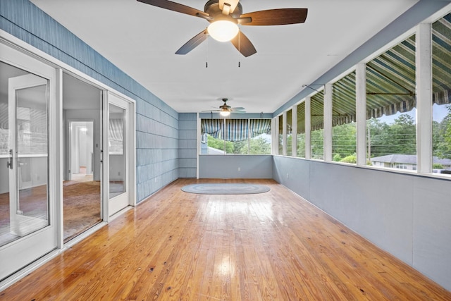 3841 Rollingwood Dr, Chattanooga, TN 37406 - unfurnished sunroom featuring ceiling fan