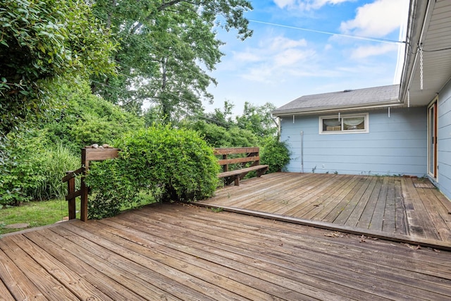 3841 Rollingwood Dr, Chattanooga, TN 37406 - view of wooden terrace