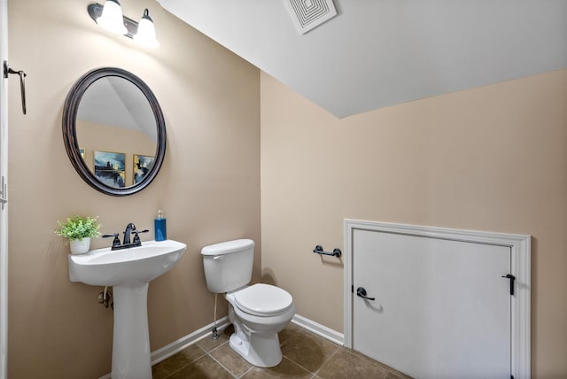 3351 Cotham Ln, Clarksville, TN 37042 - half bath featuring toilet and tile patterned flooring