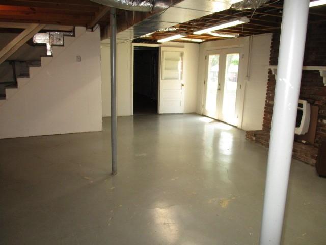 829 Kenny St, Gallatin, TN 37066 - basement with stairway