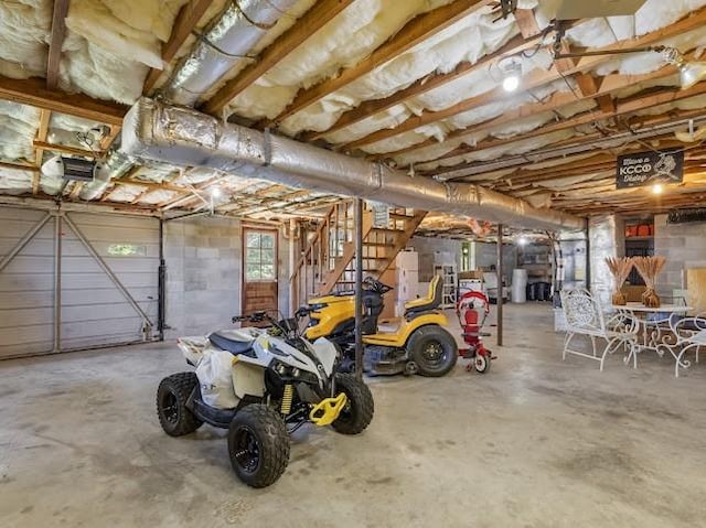 2355 Davidson Graveyard Rd, Clarksville, TN 37043 - view of garage
