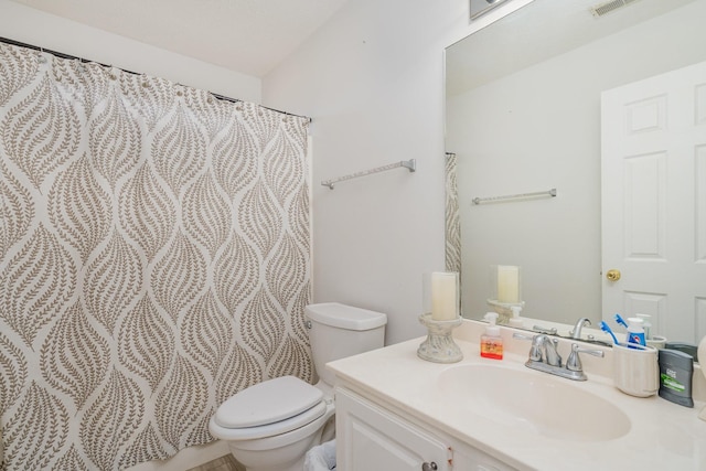 982 Chesire Way, Gallatin, TN 37066 - bathroom with vanity and a shower with curtain