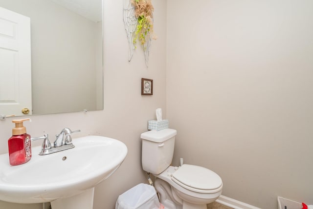 982 Chesire Way, Gallatin, TN 37066 - bathroom featuring a sink and toilet