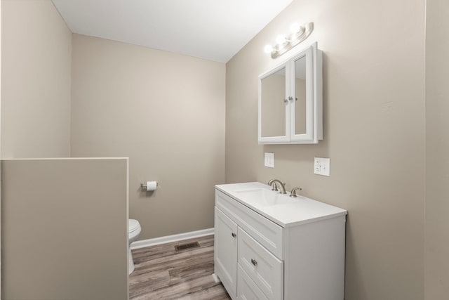 715 N High St N, Winchester, TN 37398 - bathroom with vanity and wood finished floors