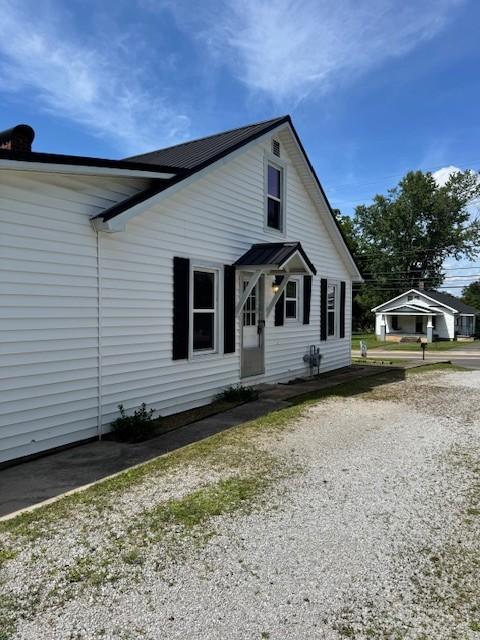 715 N High St N, Winchester, TN 37398 - view of front of house