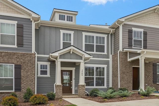 2509 Drumwright Way, Columbia, TN 38401 - view of front of house featuring board and batten siding