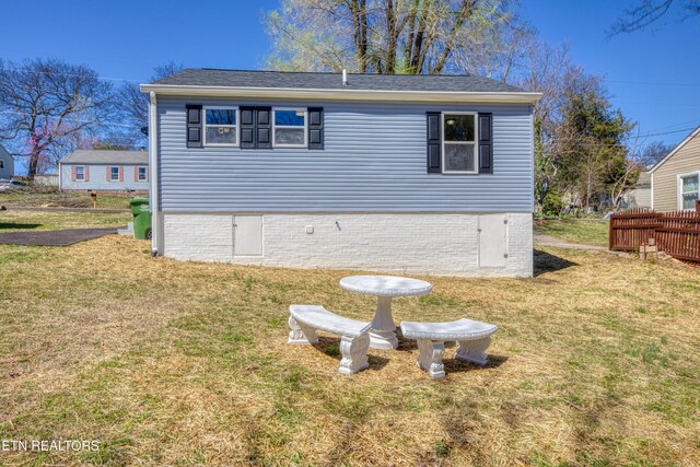 1112 Brookside Ave, Maryville, TN 37804 - view of home's exterior with crawl space