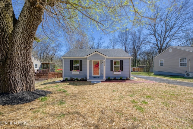 1112 Brookside Ave, Maryville, TN 37804 - view of front of home featuring roof with shingles