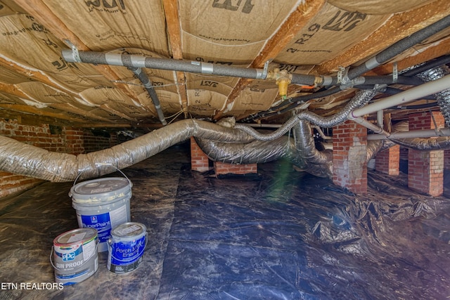 1112 Brookside Ave, Maryville, TN 37804 - inside crawl space