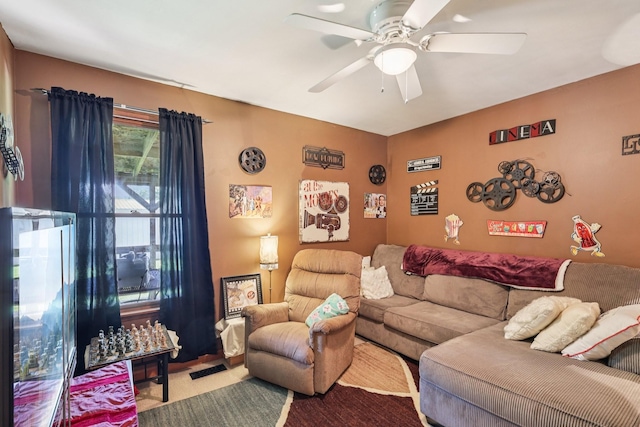 10615 Owens Chapel Rd, Springfield, TN 37172 - living room featuring a ceiling fan