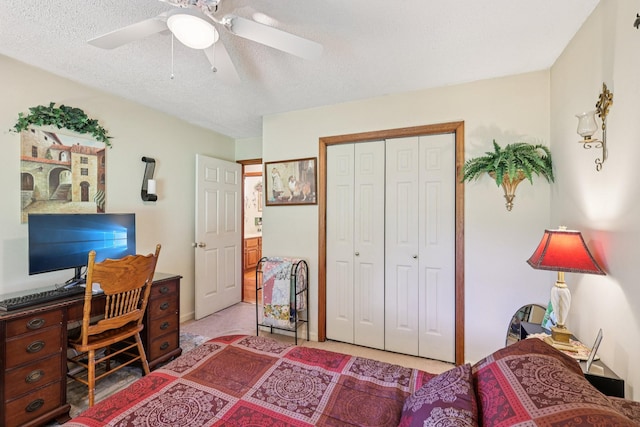 10615 Owens Chapel Rd, Springfield, TN 37172 - home office featuring ceiling fan, light carpet, and a textured ceiling