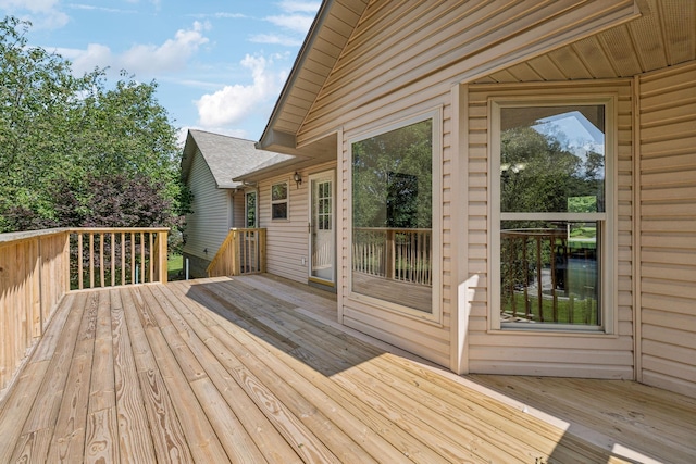 5531 Willow Oak Dr, Baxter, TN 38544 - view of wooden terrace