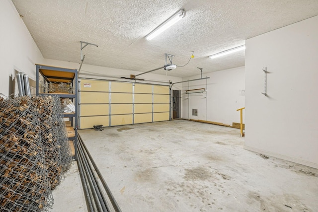 5531 Willow Oak Dr, Baxter, TN 38544 - garage with a garage door opener