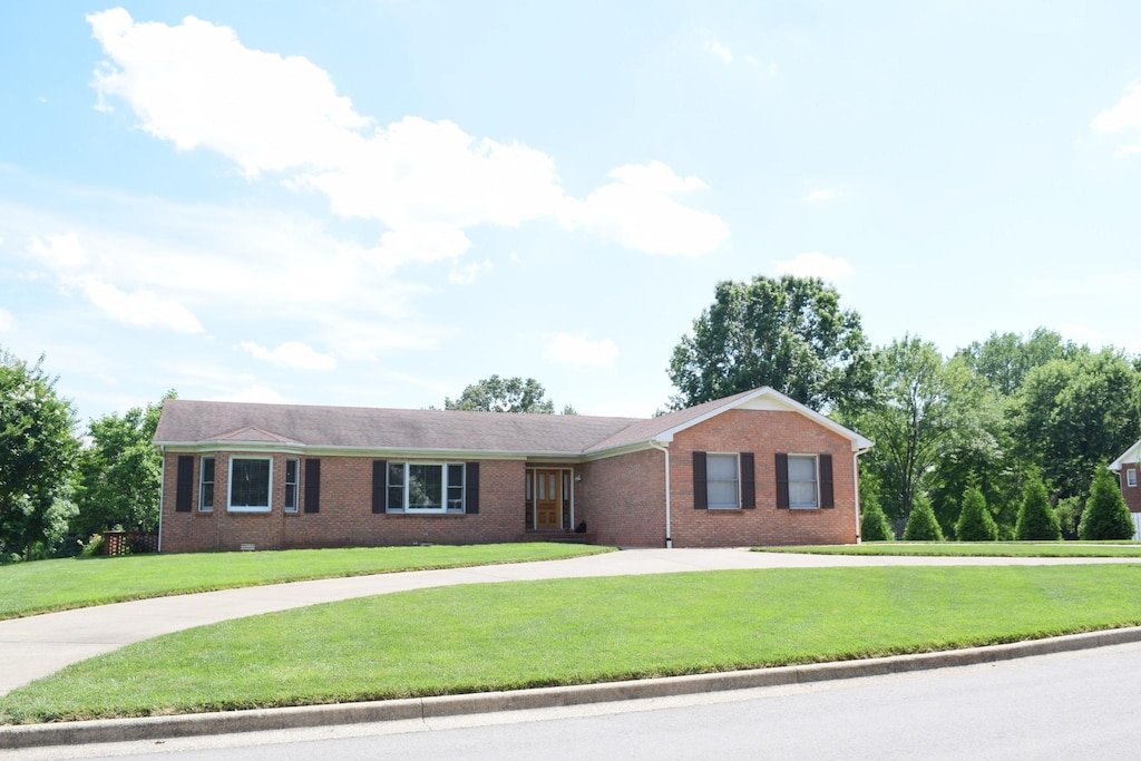 2828 Trelawny Dr, Clarksville, TN 37043 - photo 1