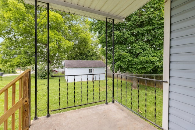 2108 Denham Ave, Columbia, TN 38401 - view of balcony