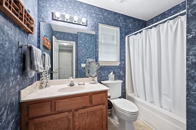 256 Granger View Cir, Franklin, TN 37064 - full bath with vanity, shower / bathtub combination with curtain, and wallpapered walls