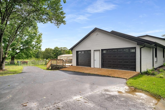 1015 Jump Off Rd, Bon Aqua, TN 37025 - view of garage