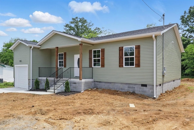 217 Dunnaway St, Shelbyville, TN 37160 - ranch-style house featuring crawl space, a porch, driveway, and a shingled roof