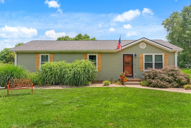1805 Needmore Rd, Clarksville, TN 37042 - ranch-style house with a front yard and roof with shingles