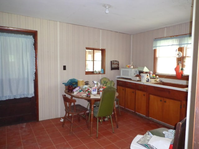 2625 Old Blacktop Rd, Mc Ewen, TN 37101 - dining space featuring tile patterned flooring