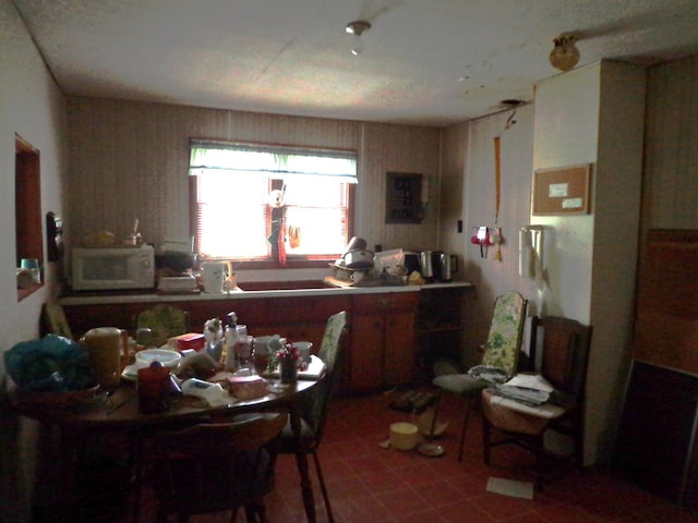 2625 Old Blacktop Rd, Mc Ewen, TN 37101 - kitchen featuring white microwave and tile patterned flooring