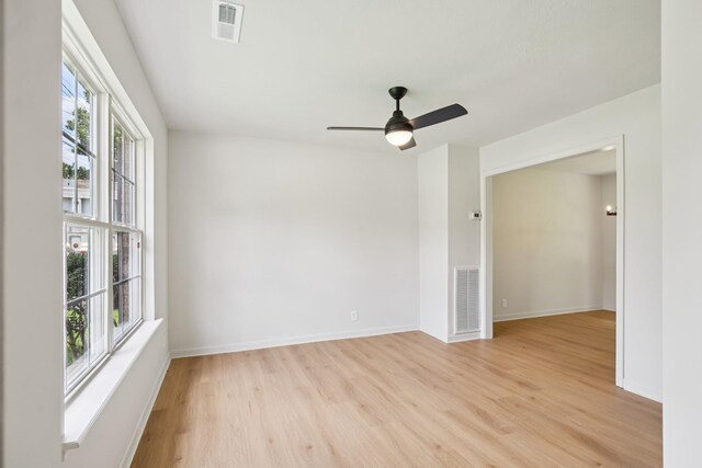 1033 Tom Hailey Blvd, La Vergne, TN 37086 - empty room with light wood-style flooring and a ceiling fan