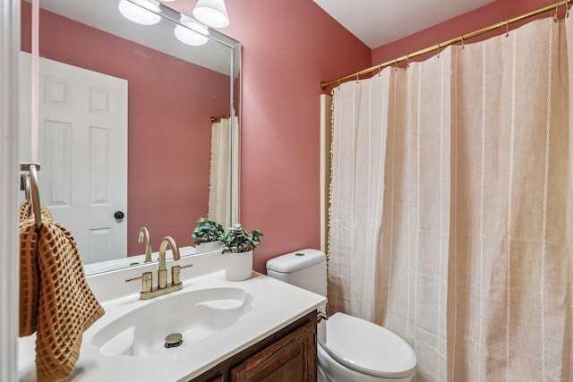 121 La View Rd, Hendersonville, TN 37075 - bathroom with toilet and vanity