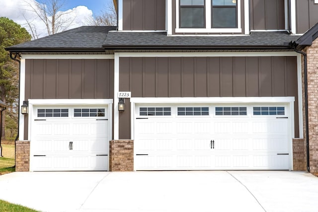 7274 Fairlawn Dr, Fairview, TN 37062 - garage featuring concrete driveway