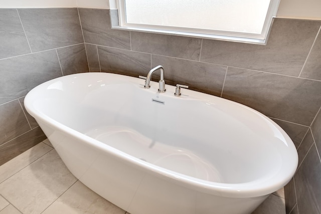 7266 Fairlawn Dr, Fairview, TN 37062 - bathroom with tile walls and a soaking tub