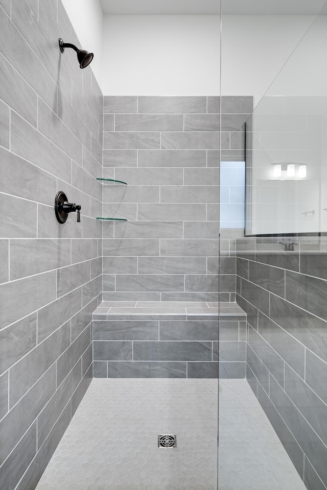 7233 Richvale Dr W, Fairview, TN 37062 - full bath with a tile shower