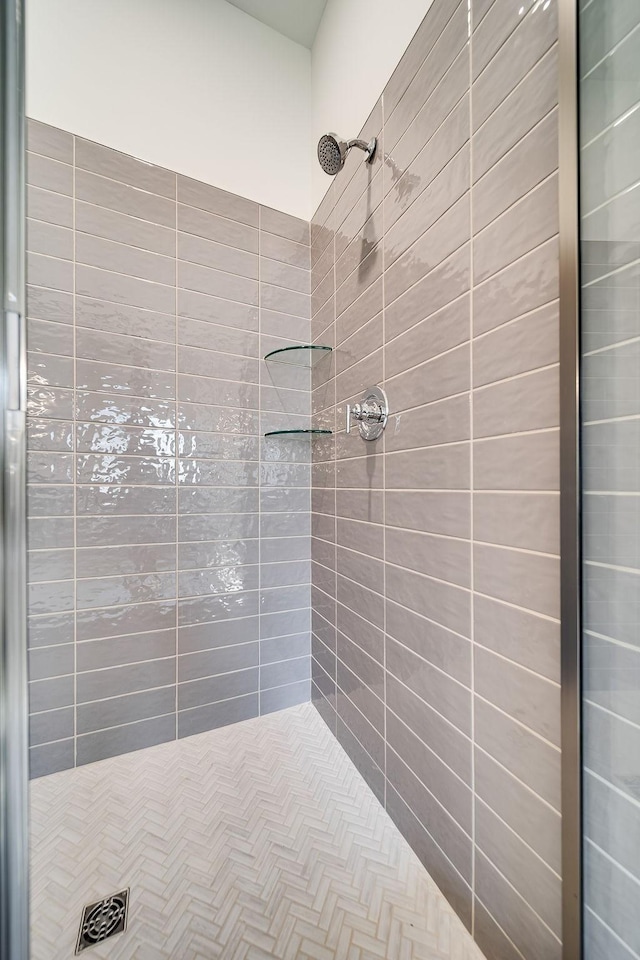 7262 Fairlawn Dr, Fairview, TN 37062 - bathroom featuring a tile shower