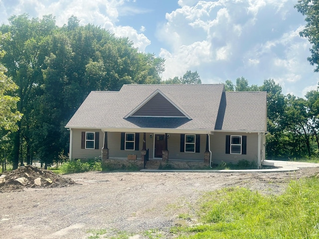 307 Ledgeview Dr, Shelbyville, TN 37160 - view of front facade with a porch and roof with shingles