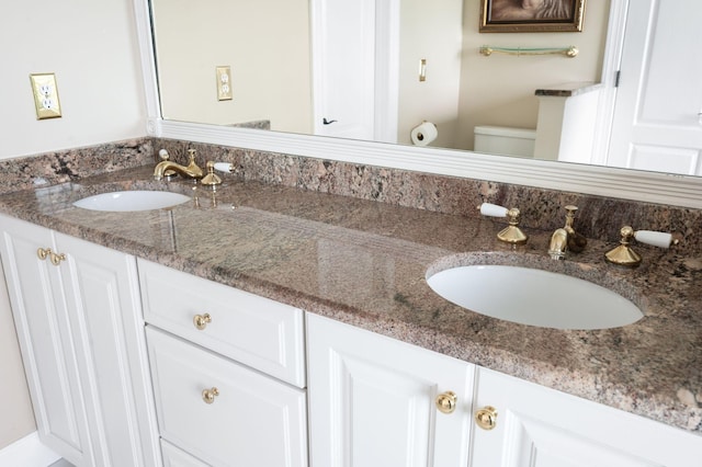 395 Glendower Pl, Franklin, TN 37064 - bathroom featuring double vanity and toilet