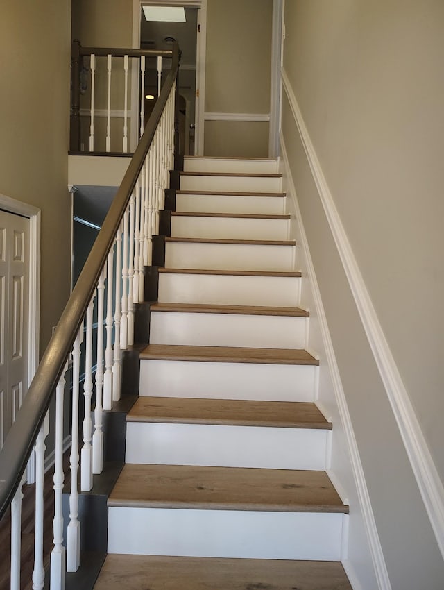 631 Mag A Mor Dr, Lafayette, TN 37083 - view of staircase