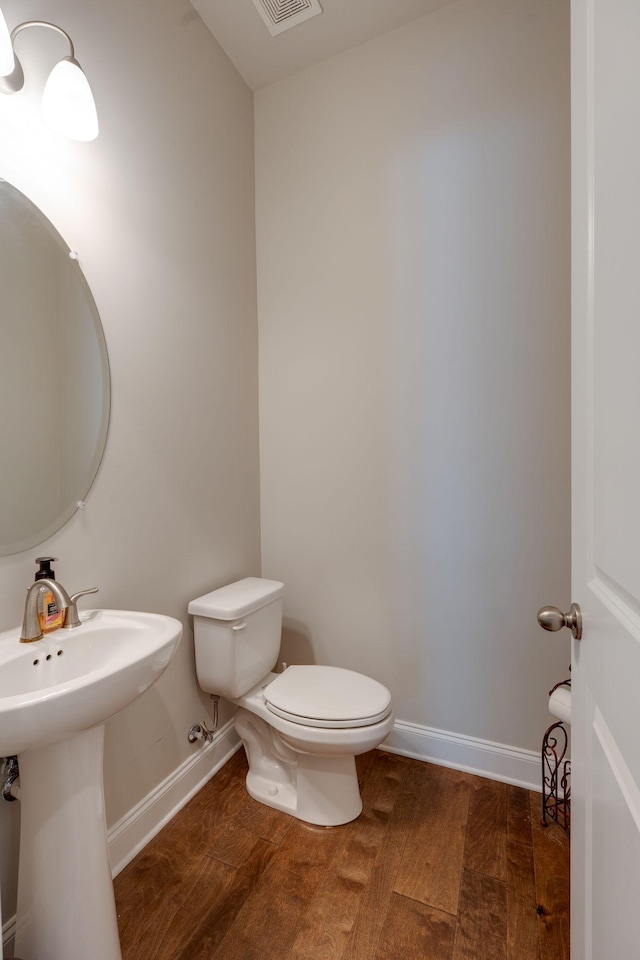 112 Misty Way, Hendersonville, TN 37075 - half bathroom with wood finished floors