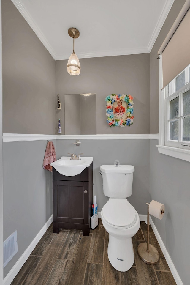 5058 New Chapel Rd, Springfield, TN 37172 - bathroom with vanity, ornamental molding, and wood finished floors