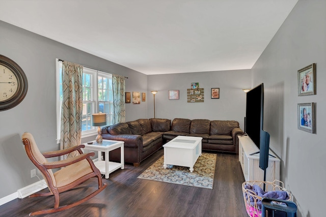 5058 New Chapel Rd, Springfield, TN 37172 - living area featuring dark wood-style flooring and baseboards