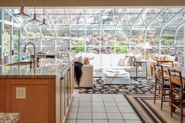 6607 Ormond Dr, Nashville, TN 37205 - sunroom with an outdoor hangout area