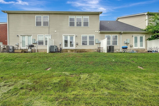 4247 Aurora Cir, Murfreesboro, TN 37127 - rear view of house with a yard