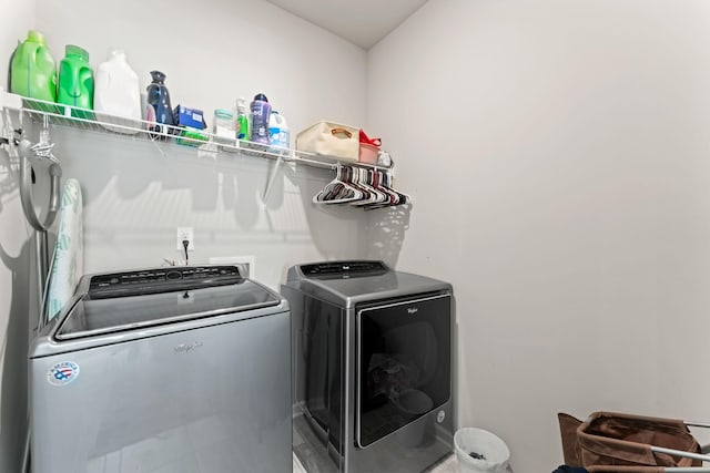 2529 Precast Dr, Columbia, TN 38401 - laundry area featuring washer and clothes dryer
