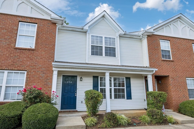 354 Arapaho Dr, Murfreesboro, TN 37128 - view of front facade with a porch