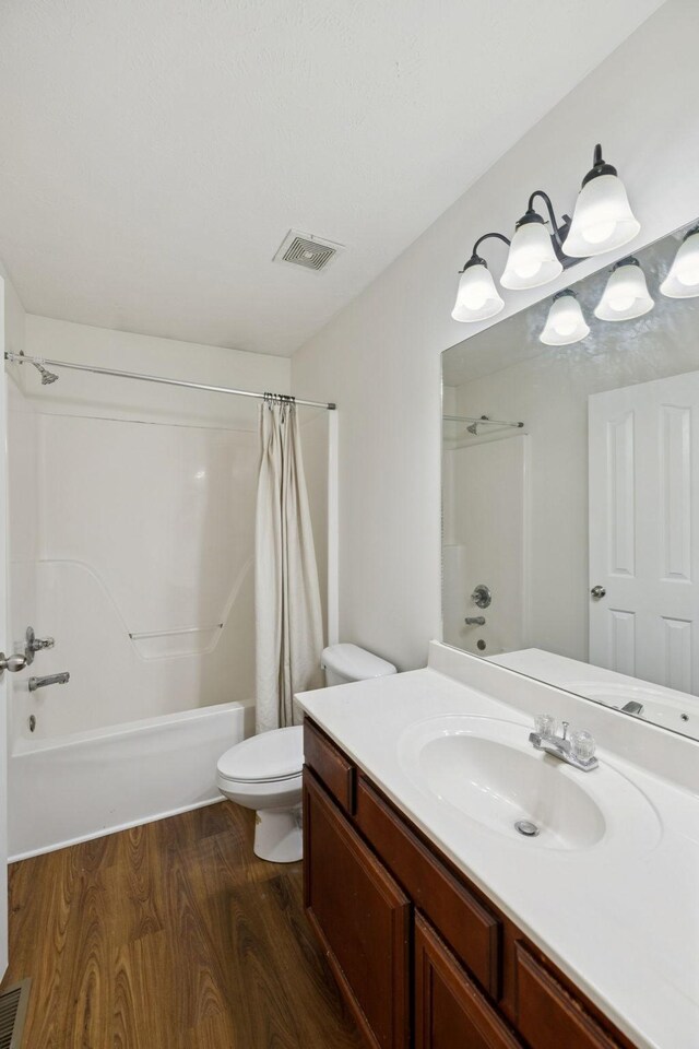 354 Arapaho Dr, Murfreesboro, TN 37128 - bathroom featuring shower / tub combo with curtain, wood finished floors, and vanity