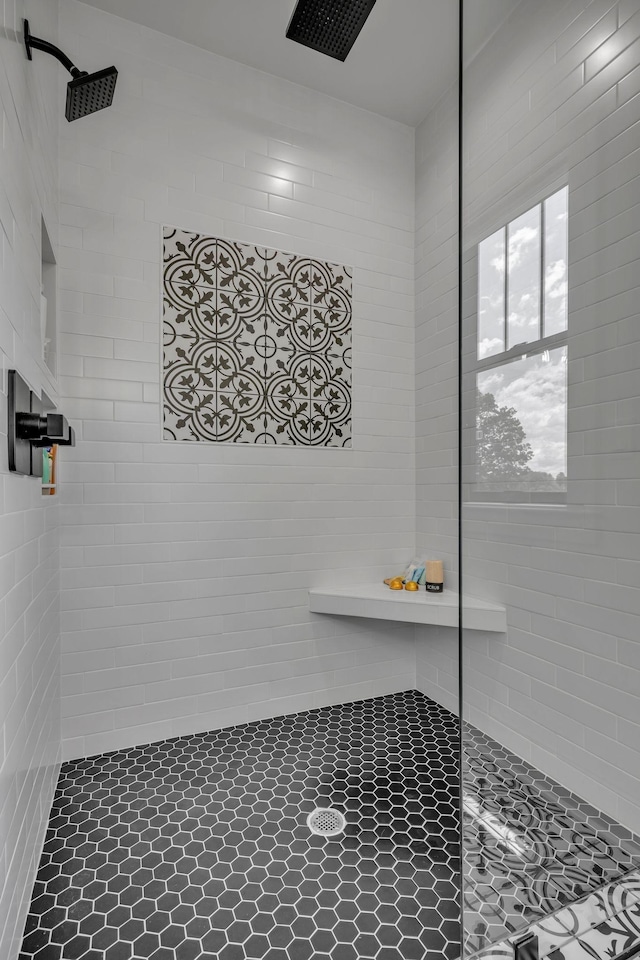 445 Old Pond Ln, Dickson, TN 37055 - bathroom with tiled shower
