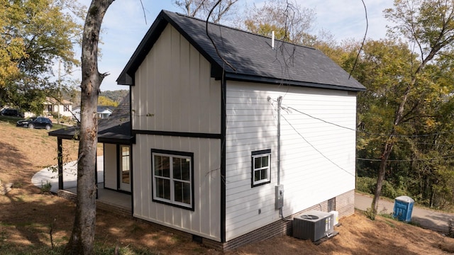 2346 Rhea Branch Rd, Ethridge, TN 38456 - view of side of property featuring a shingled roof