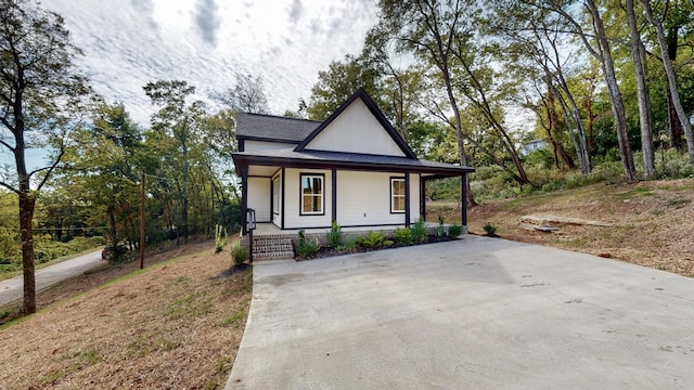 2346 Rhea Branch Rd, Ethridge, TN 38456 - view of front facade featuring covered porch